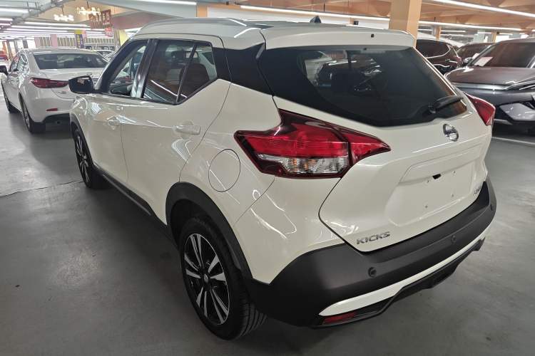 Used Nissan Kicks 2020 1.5L XL CVT Cool Enjoyment Edition Rear Left 45 Deg