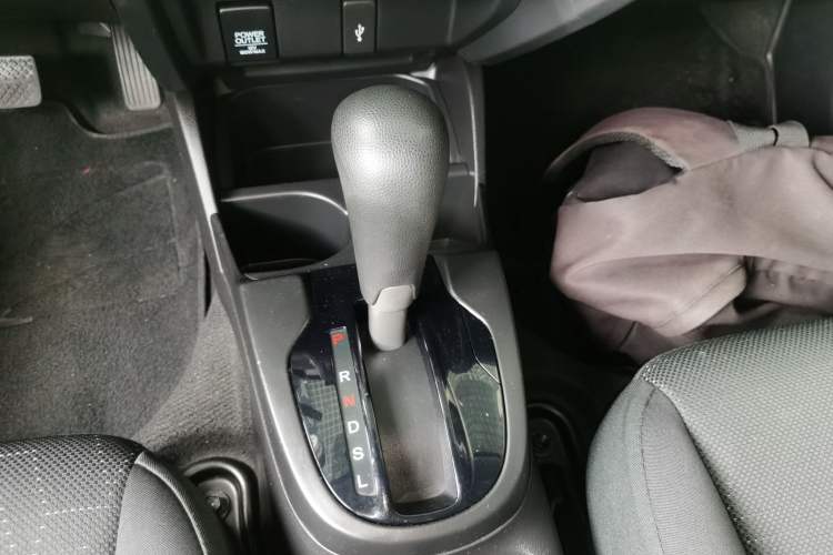 Used Honda Fit 2016 1.5L LXS CVT Comfort Sunroof Version Gear Lever