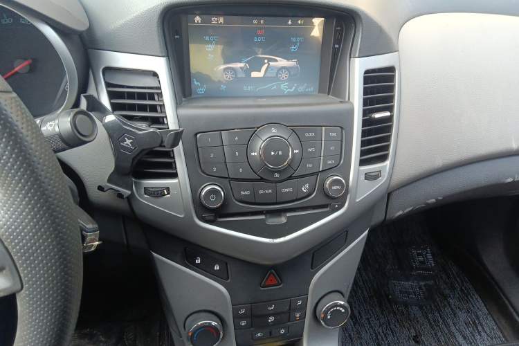 Used Chevrolet Cruze 2013 1.6L SL Sunroof Edition MT
