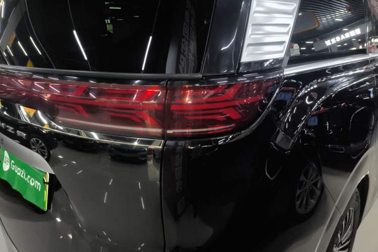 Used Denza D9 2022 DM-i 970 Four-Wheel Drive Flagship Model