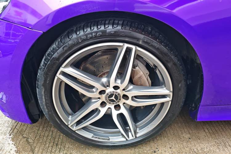 Used Mercedes-Benz E-Class 2018 E 200 4MATIC Convertible Coupe Left Front Wheel Hub