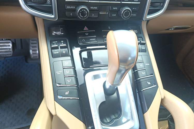 Used Porsche Cayenne 2011 Cayenne 3.0T Gear Lever