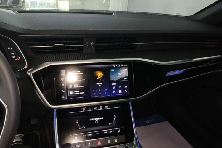 Used Audi A7L 2023 55 TFSI quattro S-line Black Warrior Edition Audio And AC Panel