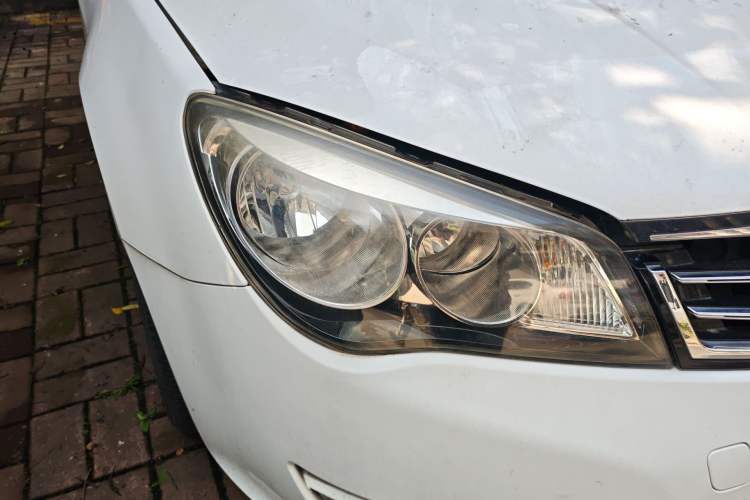 Used Roewe 350 2014 1.5L Automatic Xunyue Version Right Front Headlight