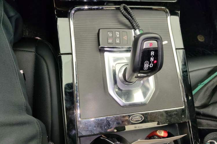 Used Land Rover Range Rover Evoque 2020 249 PS R-DYNAMIC S Black Edition Sport Version