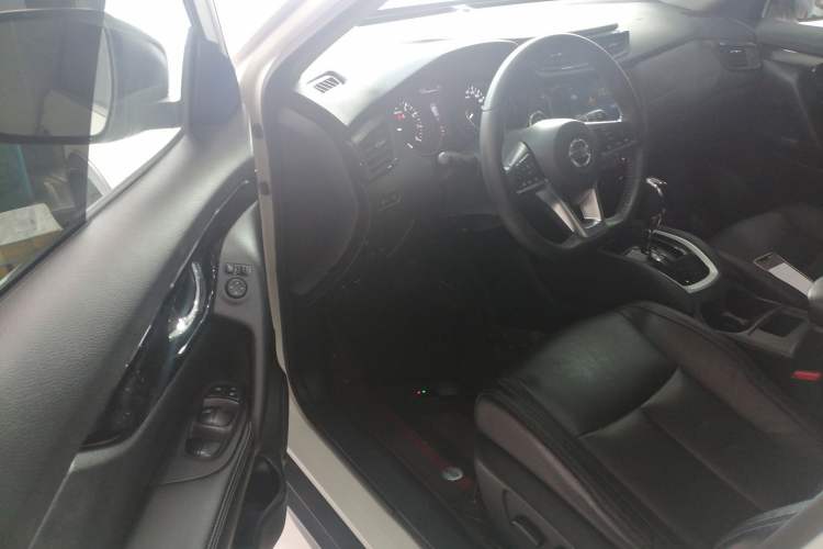 Used Nissan X-Trail 2019 2.0L CVT Smart Connect Comfort Edition 2WD
