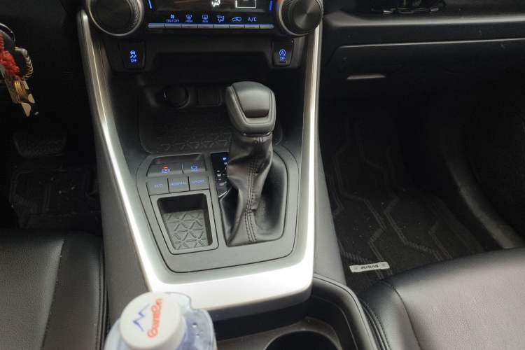 Used Toyota RAV4 2022 2.0L CVT Two-Wheel Drive Urban Edition Gear Lever