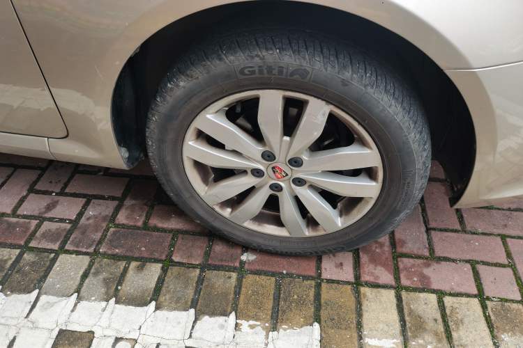 Used Roewe 350 2015 1.5L Manual Luxury Sunroof Edition
