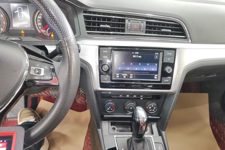 Used Volkswagen Lamando 2019 230TSI DSG Vision Edition China VI Standard
