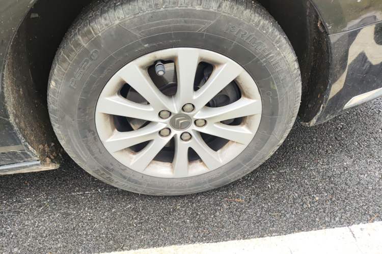 Used Citroen C5 2013 2.0L Automatic Luxury Model Right Front Wheel Hub