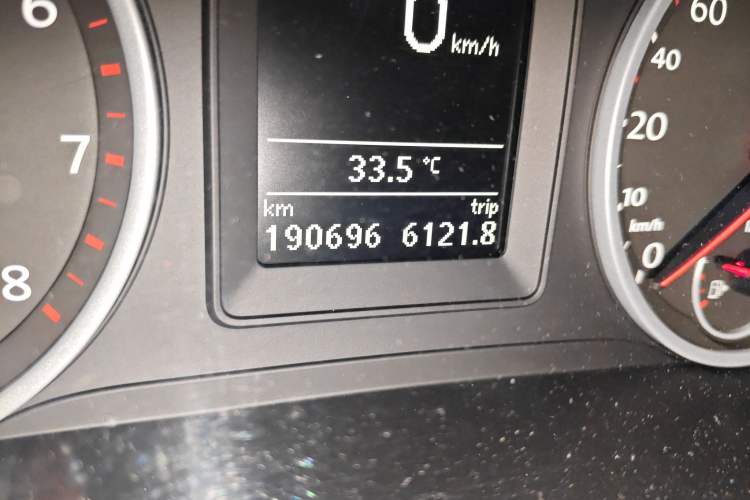 Used Volkswagen Tiguan L 2016 280TSI Automatic Two-Wheel-Drive Silk Road Style Edition
