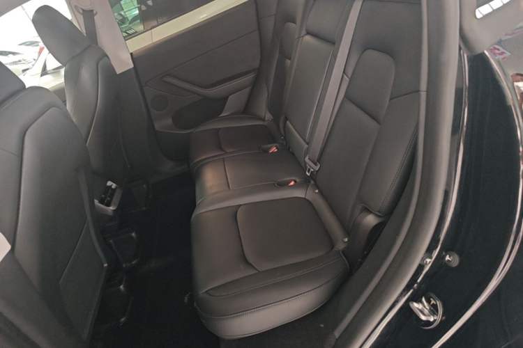 Used Tesla Model Y 2023 Rear-Wheel-Drive Version