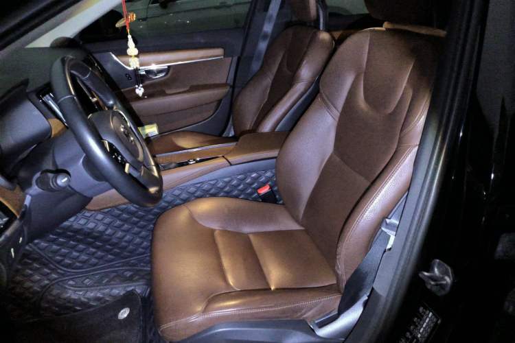 Used Volvo S90 2018 T5 Zhiyuan Edition
