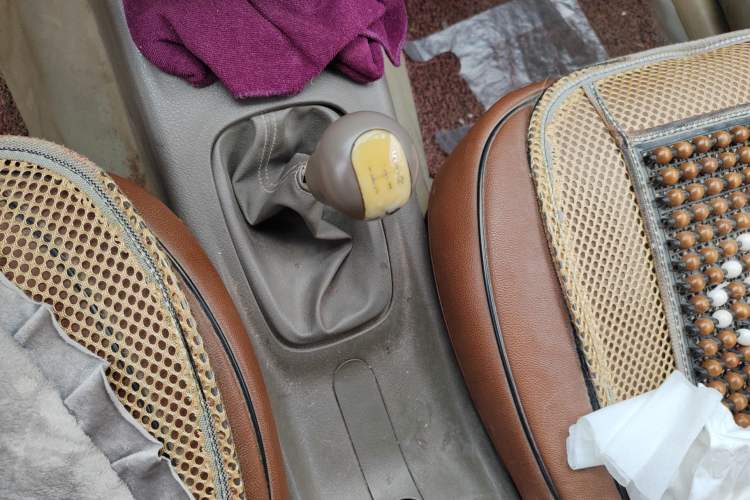 Used FAW Senya M80 2011 Value Edition 1.3L Manual 5-Seater
