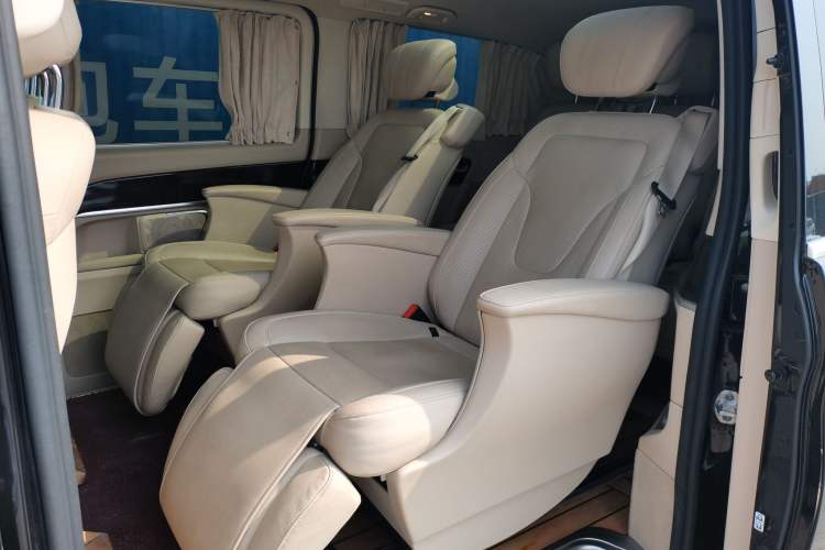 Used Mercedes-Benz V-Class 2018 V 260 L Prestige Extended Version China VI
