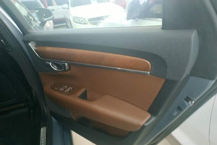 Used Volvo S90 2019 T5 Zhiyuan Edition
