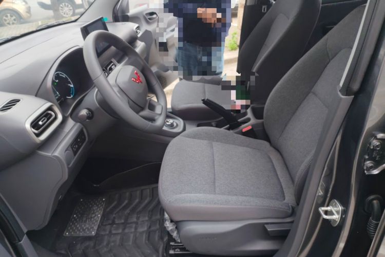 Used Wuling Hongguang New Energy 2025 Extended-Range Hybrid 50 km Standard Version Left Front Seat