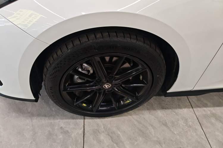 Used Changan UNI-V iDD 2023 ZhiDian iDD 1.5T 113km Smart & Fun Version
