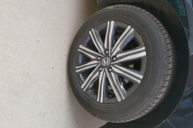 Used Honda Odyssey 2024 2.0L eHEV Sharp & Enjoy Edition Right Front Wheel Hub