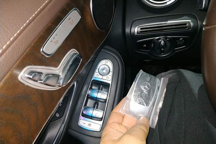 Used Mercedes-Benz GLC 2020 GLC 260 L 4MATIC Luxury Model Vehicle Key