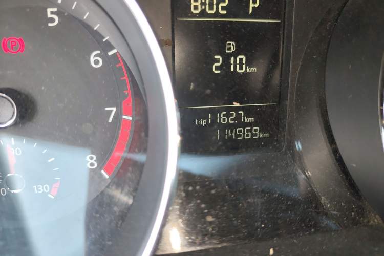 Used Volkswagen Sagitar 2015 230TSI Automatic Comfort Version
