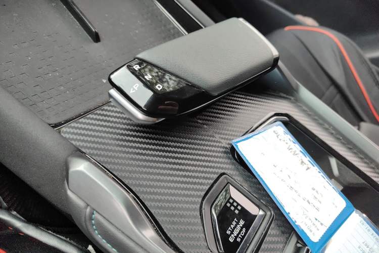 Used CHANGAN UNI-T 2023 Second-Generation 1.5T Prestige Model Gear Lever