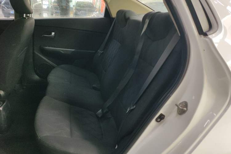Used Kia K2 2015 Sedan 1.4L MT GLS