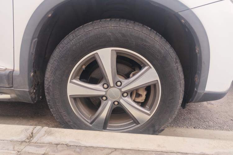 Used Haval H6 2015 Revised Version Sport Edition 1.5T Manual Transmission Two-Wheel Drive Elite Grade Right Front Wheel Hub