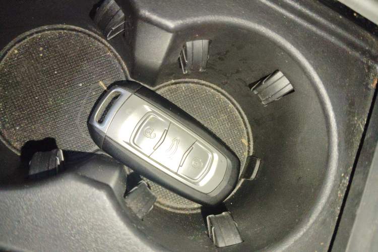 Used Geely Auto Emgrand X7 Sport 2016 1.8TD Automatic ZhiZun Version Interior 1