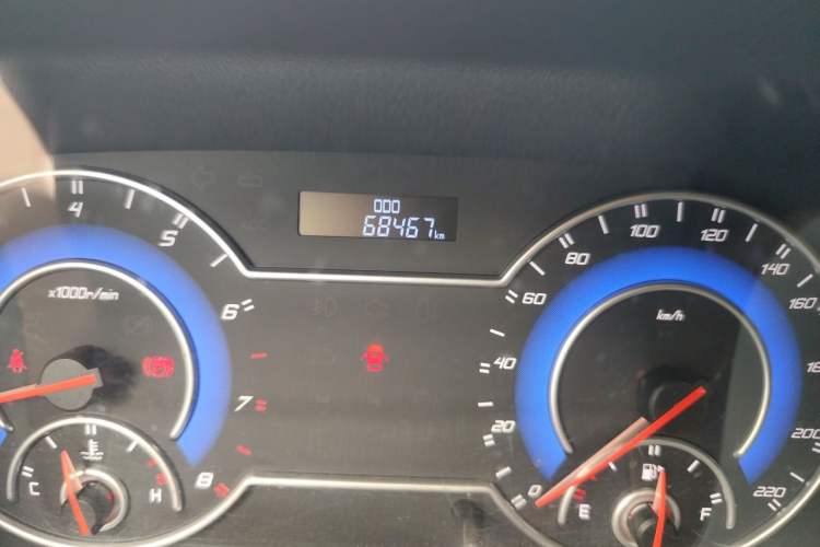 Used Haima V70 2016 2.0L Manual - Enjoyment Version 6 Seats
