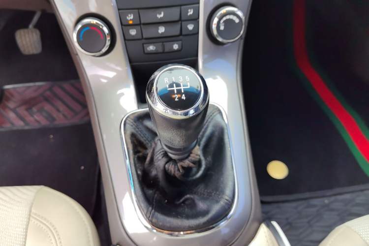 Used Chevrolet Cruze 2015 1.5L Classic SE MT