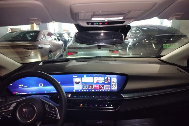 Used Buick E4 2023 Smart Edition Headliner