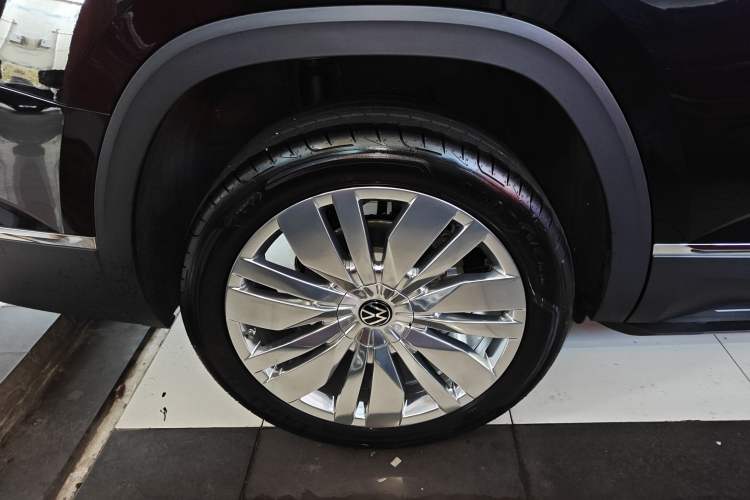 Used Volkswagen Teramont 2024 380TSI Four-Wheel Drive Longxiang Edition Right Rear Wheel Hub