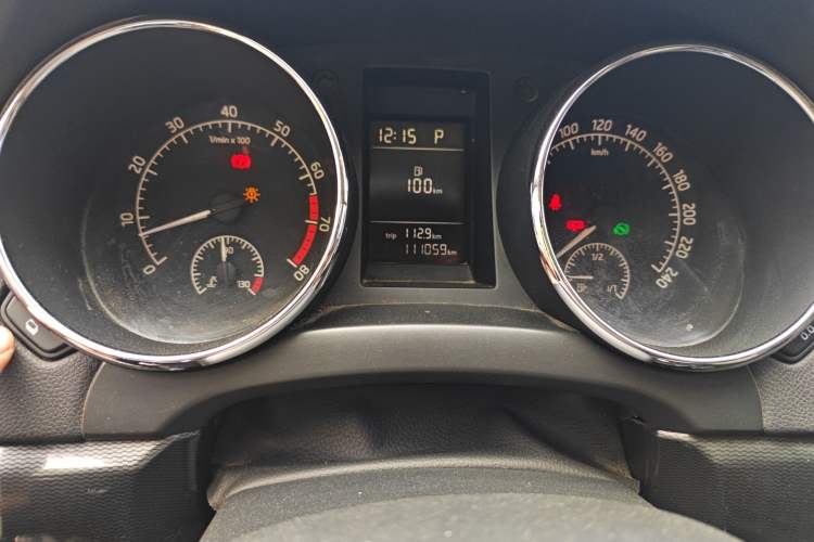 Used Skoda Yeti 2016 1.4TSI DSG Advanced Edition Odometer Close Up