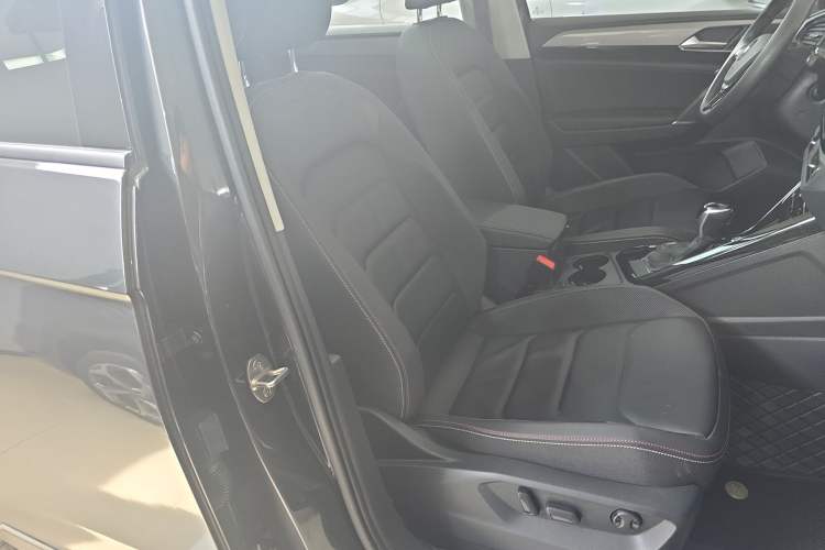 Used Volkswagen Tayron 2020 330TSI Two-Wheel Drive Luxury Smart Connectivity Version
