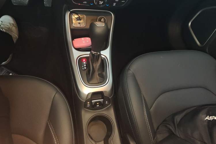 Used Jeep Compass 2017 200T Automatic Family Edition Gear Lever