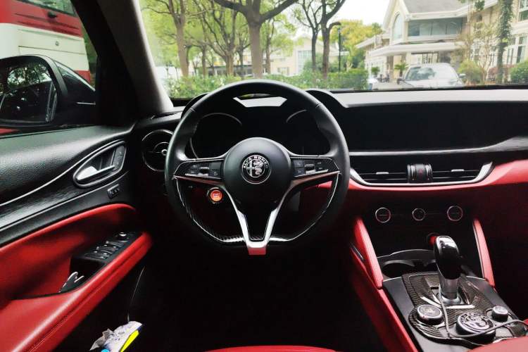 Used Alfa Romeo Stelvio 2017 2.0T 200HP Elite Edition