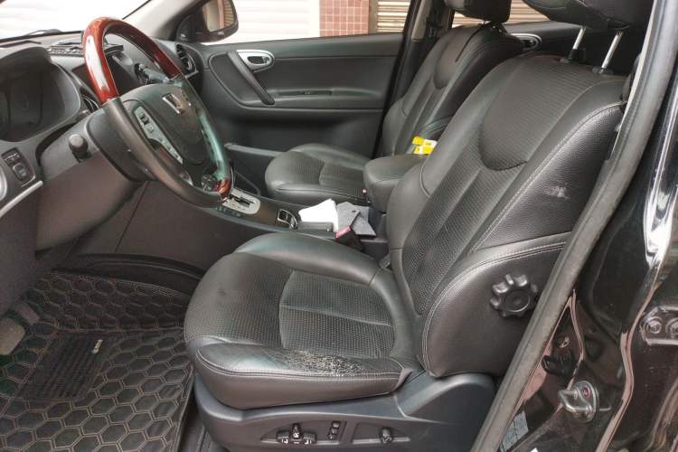 Used Luxgen Great 7 SUV 2012 Limited-Edition Sharp Model 2.2T Two-Wheel Drive Smart Version
