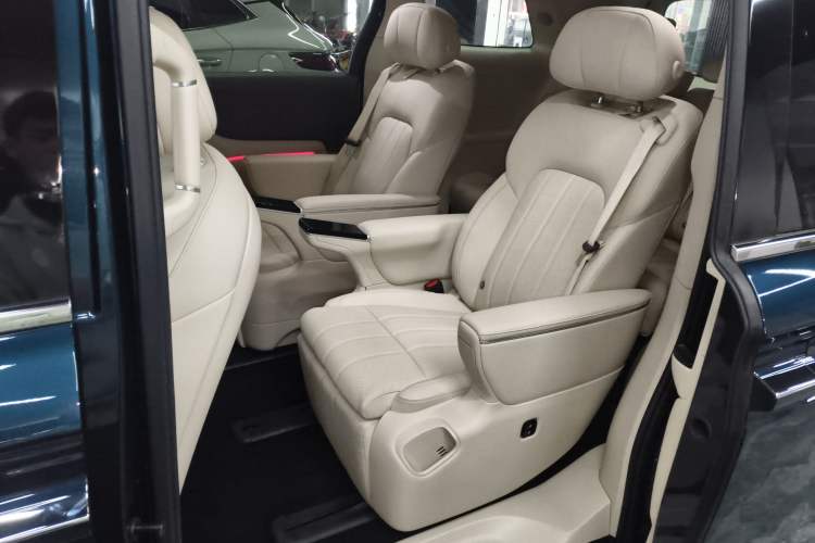 Used VOYAH Dream 2025 PHEV Four-Wheel Drive Prestige Kunpeng Edition