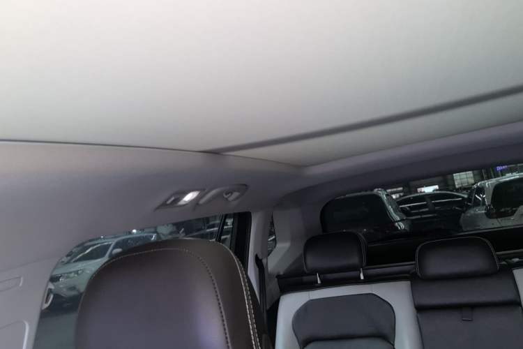 Used Volkswagen Tiguan L 2017 330TSI Automatic Two-Wheel Drive Luxury Edition Headliner