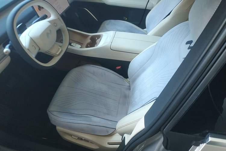 Used ONVO L60 2025 Model—60 kWh Rear-Wheel-Drive Version
