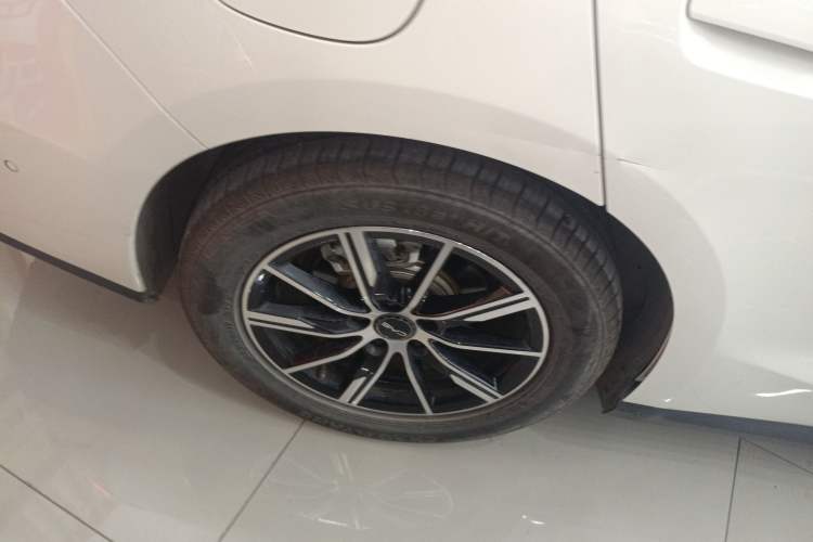 Used BYD Seal 06 New Energy 2025 DM-i Smart Drive 120KM Deluxe Model Right Rear Wheel Hub