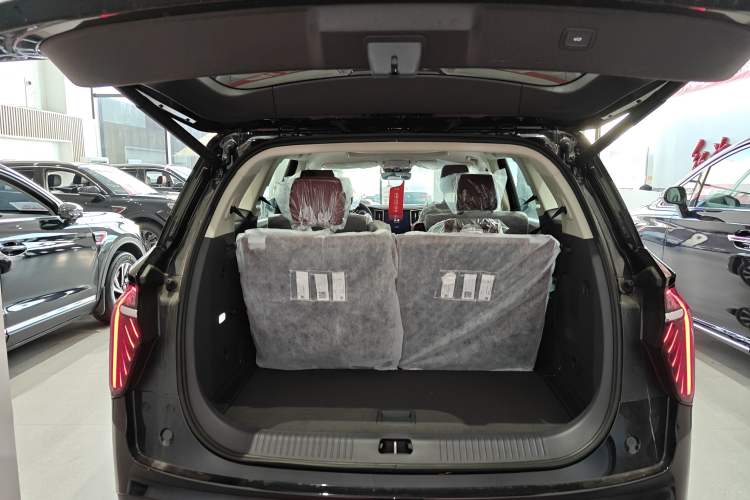 Used Hongqi HS7 PHEV 2025 Model 2.0T PHEV Four-Wheel Drive 2 Million Units Commemorative Edition 6-Seater