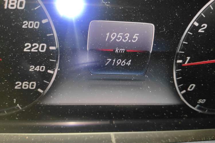 Used Mercedes-Benz E-Class 2017 E 300 L Sporty and Stylish Model
