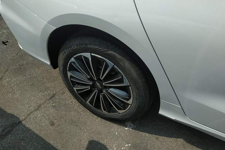 Used Chery Fengyun A8 2024 127 Long-Distance Edition Standard Version Right Rear Wheel Hub