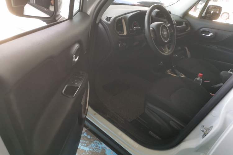 Used Jeep Renegade 2017 180T Automatic Kinetic Edition+