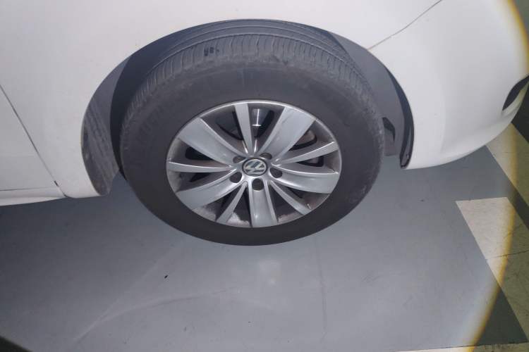 Used Volkswagen Sharan 2013 1.8TSI Standard Model Right Front Wheel Hub