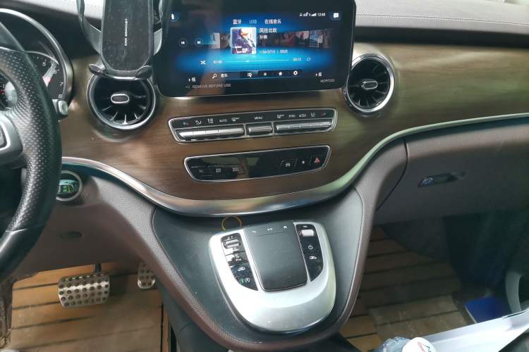 Used Mercedes-Benz V-Class 2022 V 260 L Long-wheelbase Luxury Edition Audio And AC Panel