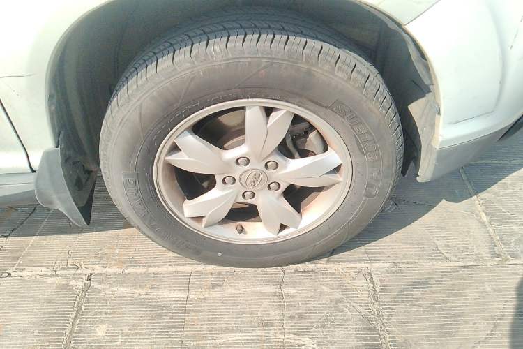 Used BYD S6 2014 2.0L Manual Luxury 5-Seater Right Front Wheel Hub