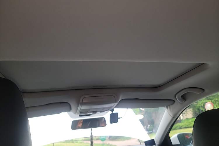 Used Volkswagen Sagitar 2012 1.6L Automatic Comfort Edition Headliner